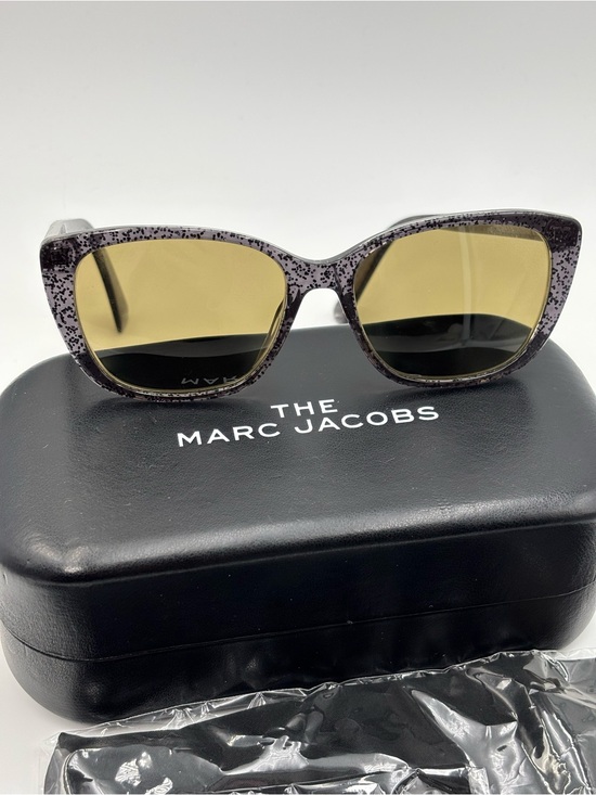 Marc Jacobs Eyeglasses Womens
Gray Marble MARC 428 Y6U 140